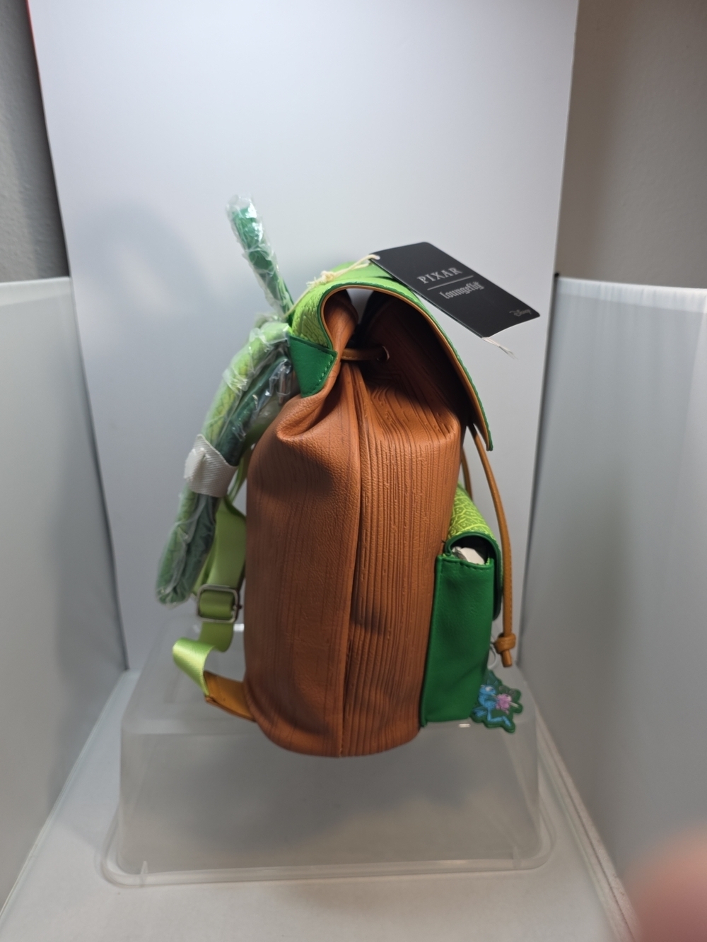Loungefly Disney Pixar A Bug's Life Leaf Mini Backpack NWT - Picture 4 of 6